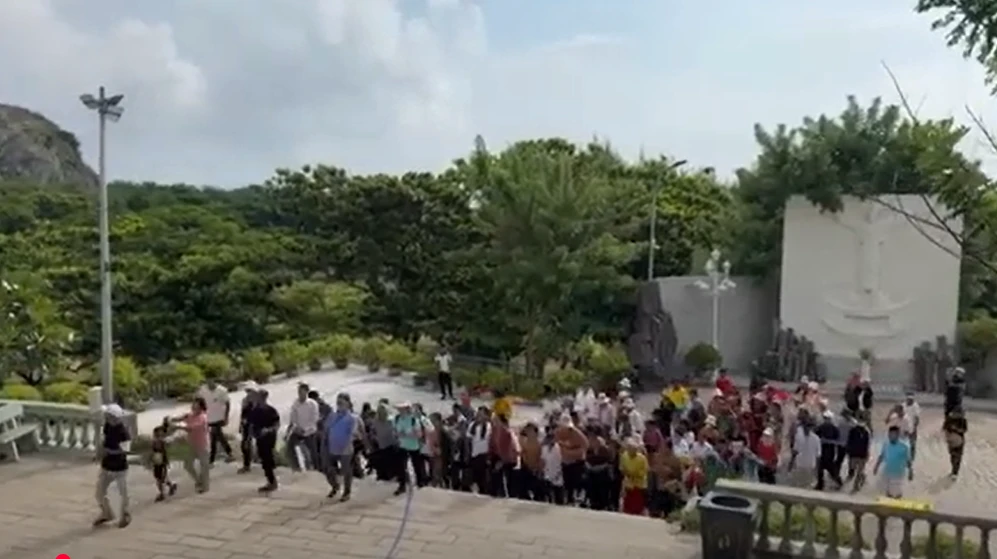 Video Các Ki-tô hữu đi hành hương