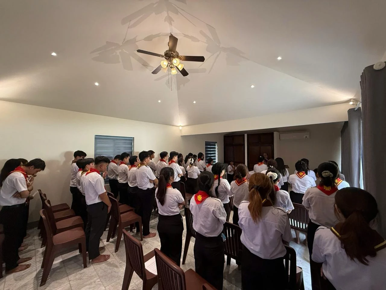 Đoàn hành hương- Giáo Lý Viên, giáo xứ Thái An, giáo phận Xuân Lộc.